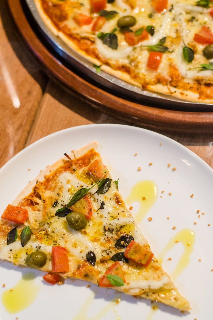Pizza Recipe - Green Olives and Tomato Italian Pizza