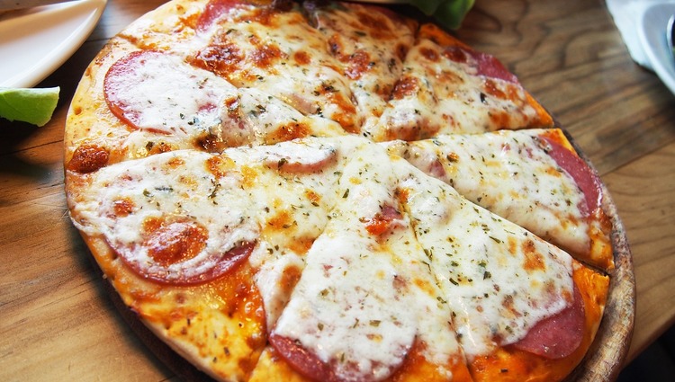 Summer Sausage and Cheese Pizza - Pizza Recipe