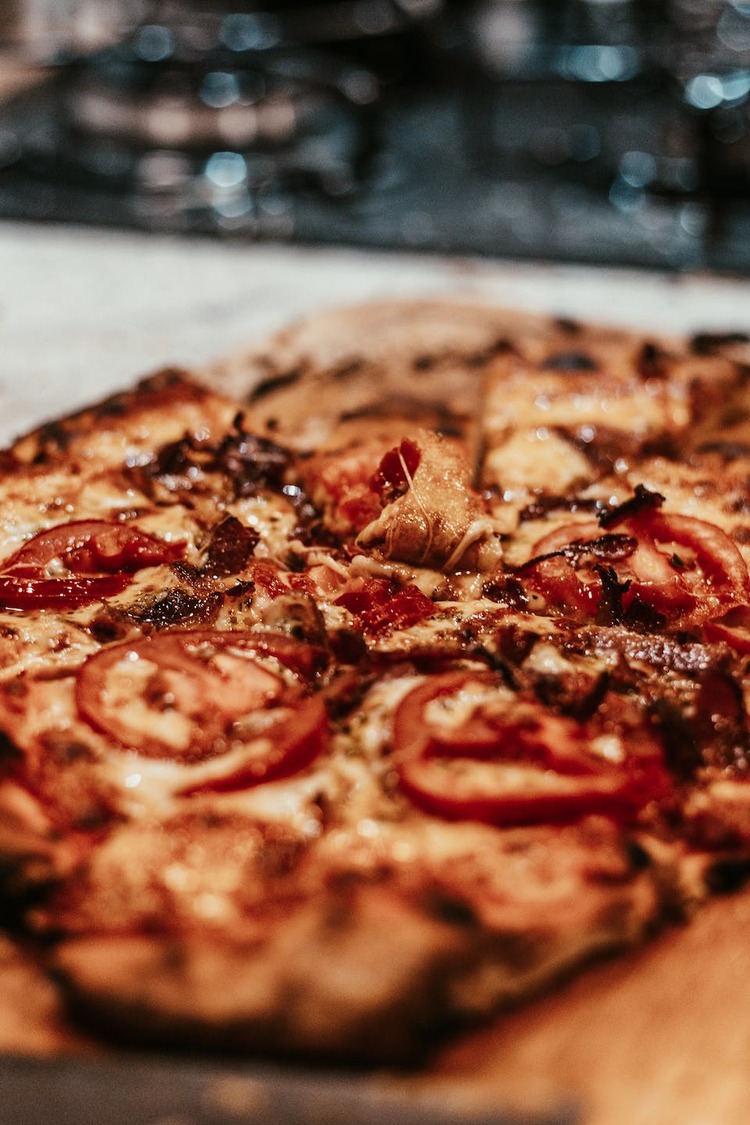 Tomato, Bacon and Cheese Pizza - Pizza Recipe
