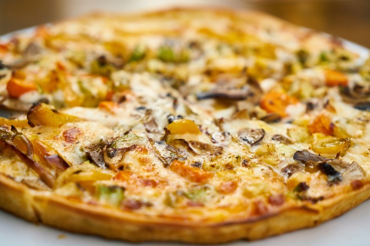 Pizza Recipe - Thin Crust Vegetarian Pizza