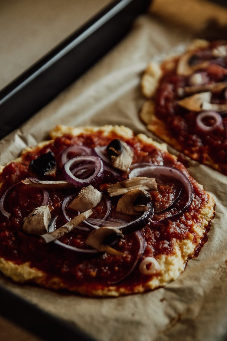 Pizza With Pepperoni and Baked Onions - Pizza Recipe